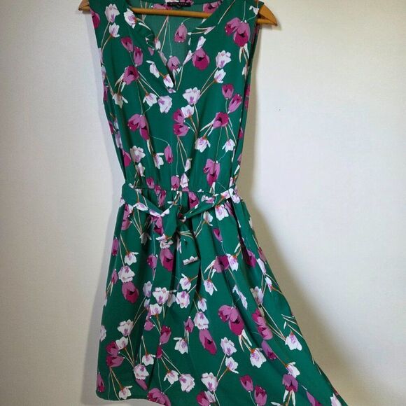 EUC STACCATO SPLIT V NECK SLEEVELESS BELTED SHORT DRESS SZ M - Picture 4 of 16